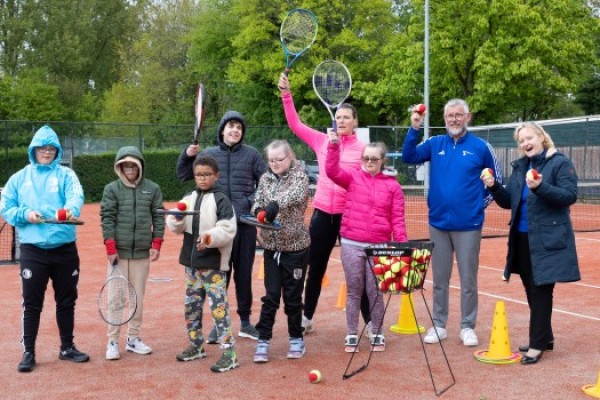 Afbeelding over: Tennislessen voor kinderen met een verstandelijke beperking